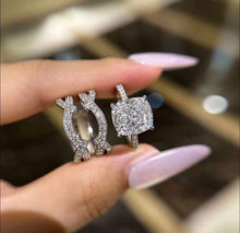 Load image into Gallery viewer, Stunning Sparkle Ring
